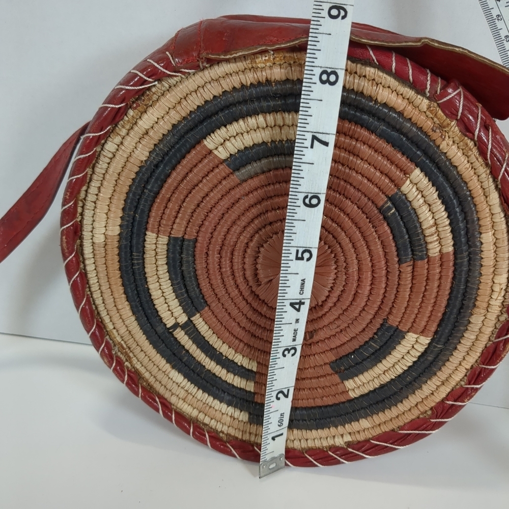 Leather Round Woven Shoulder Purse - Picture 8 of 11